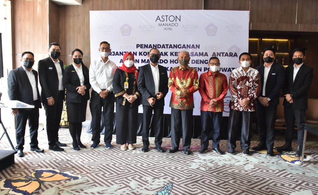 foto Pemerintah Kabupaten Pohuwato teken kontrak bersama hotel Aston Manado