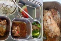 Menu MBG di Kaidipang diduga dalam kondisi tidak layak konsumsi dan dikeluhkan menyebabkan sakit perut pada sejumlah siswa.(Foto: dok*)